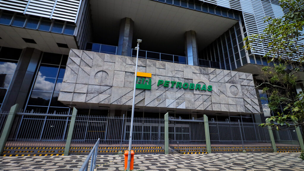 Petrobras, O caso Petrobras e a função social da empresa, Capital Aberto